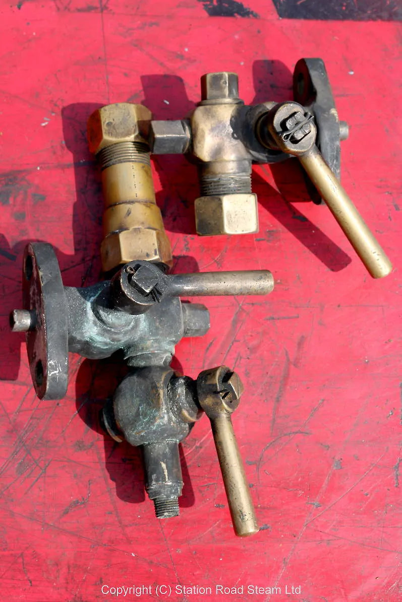 Pair water gauge fittings, 5/8 inch glass