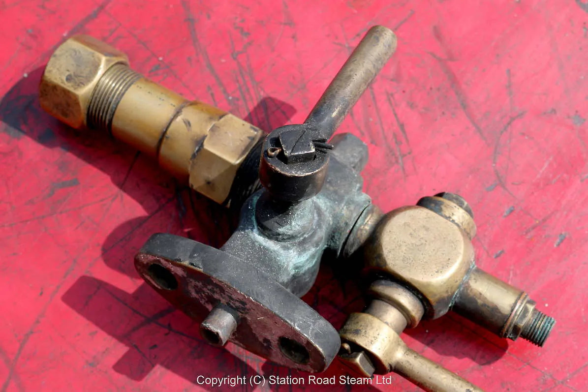 Pair water gauge fittings, 5/8 inch glass