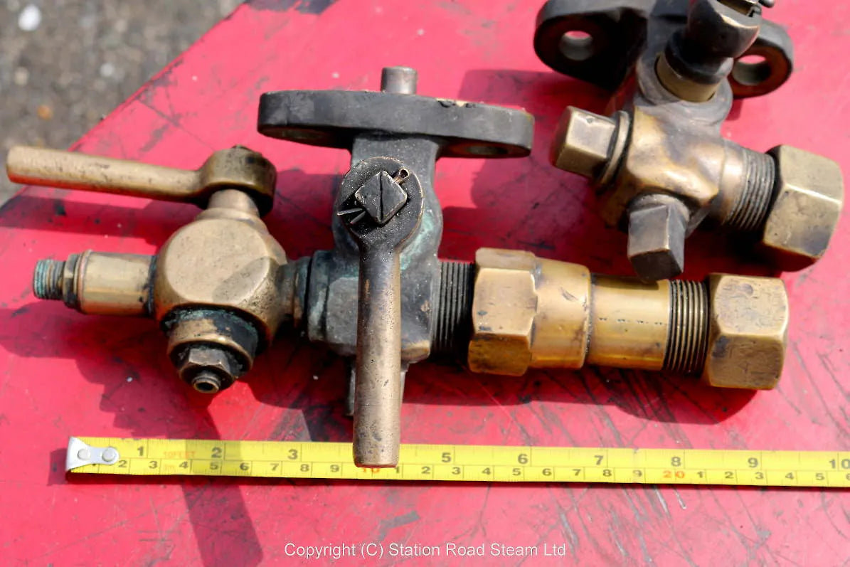 Pair water gauge fittings, 5/8 inch glass