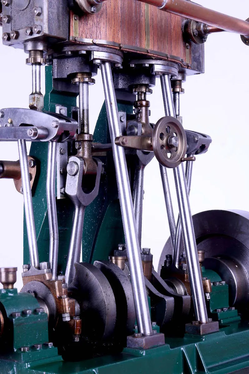 Vertical twin engine with reversing gear