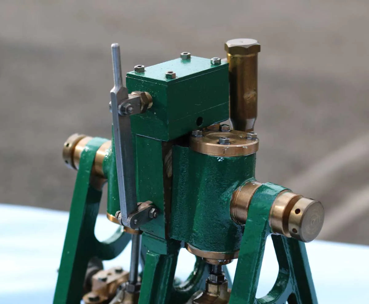 Oscillating twin engine