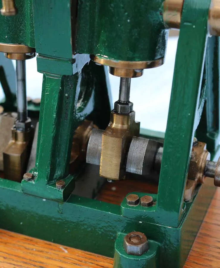 Oscillating twin engine