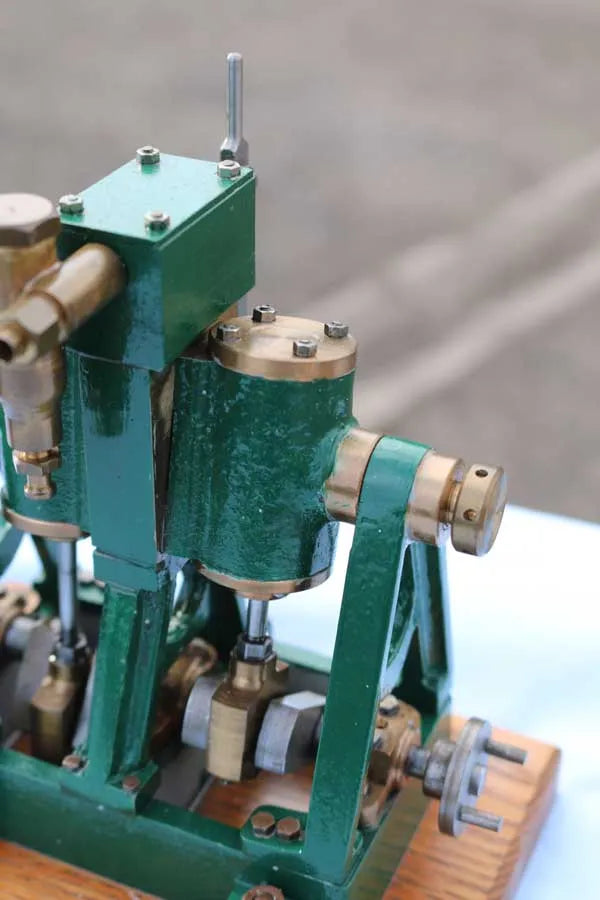 Oscillating twin engine