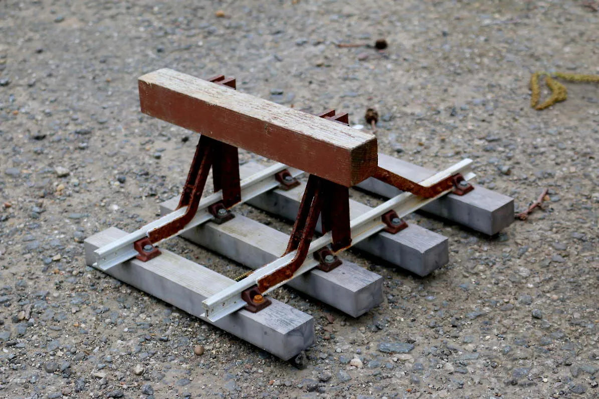Quantity 5 inch gauge track panels, rail and sleepers
