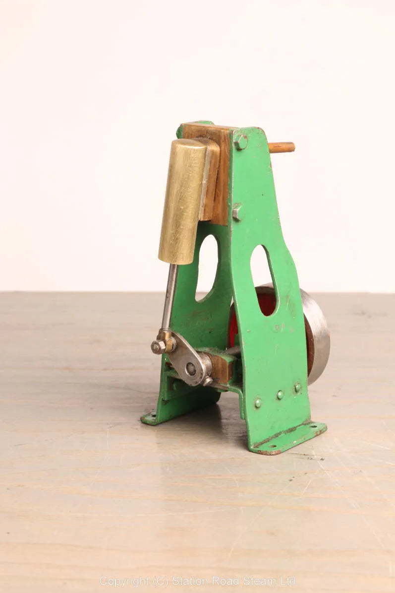 Small oscillating engine
