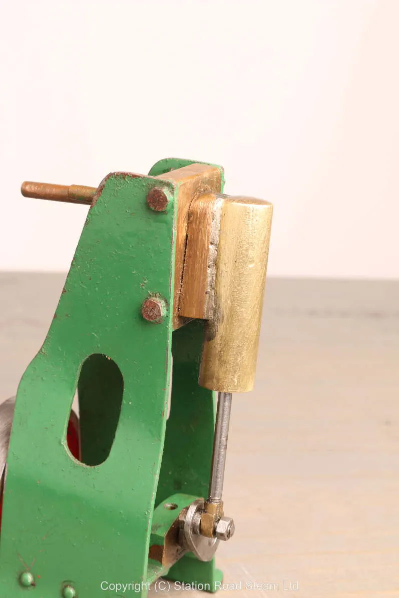 Small oscillating engine