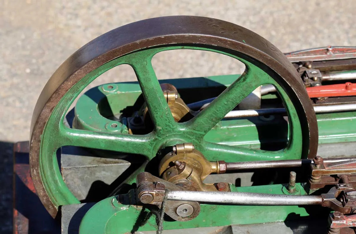 Twin cylinder workshop engine