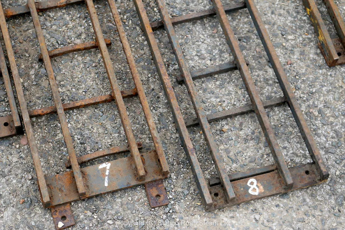 13 panels multigauge ground level track