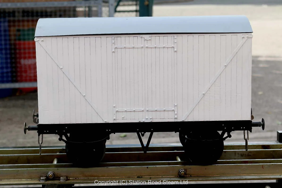 5 inch gauge box van (painted)