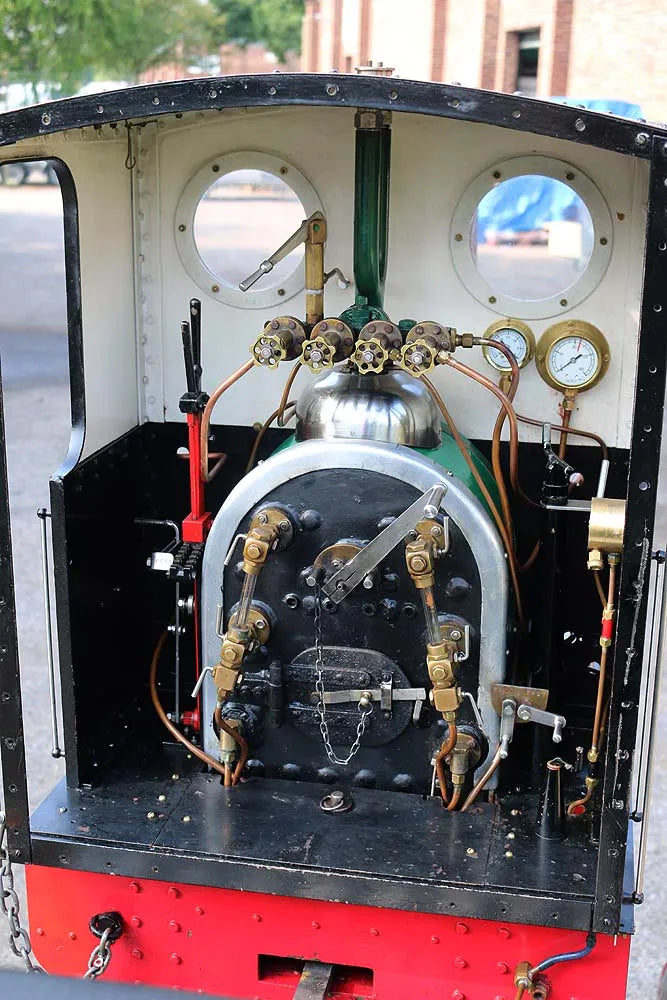 7 1/4 inch gauge Hunslet 0-4-0ST "Alice"