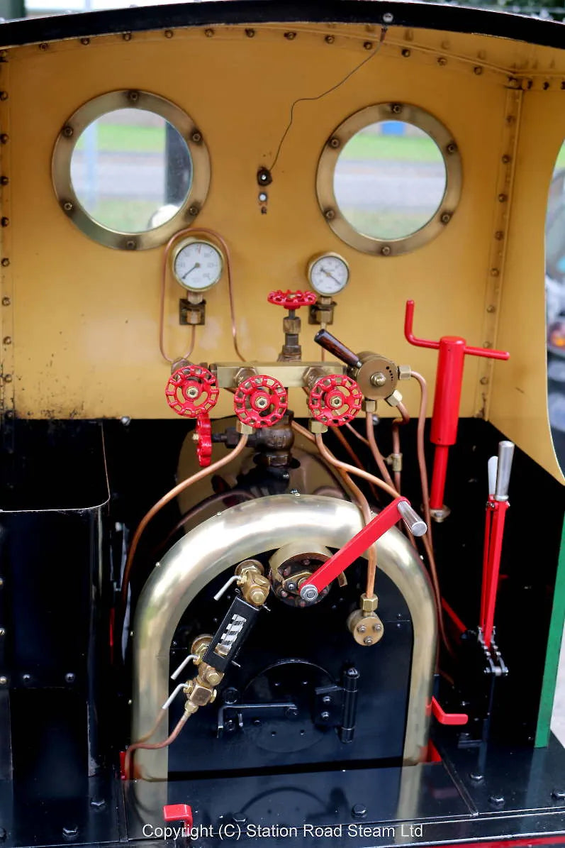 7 1/4 inch gauge Hunslet 0-4-0ST