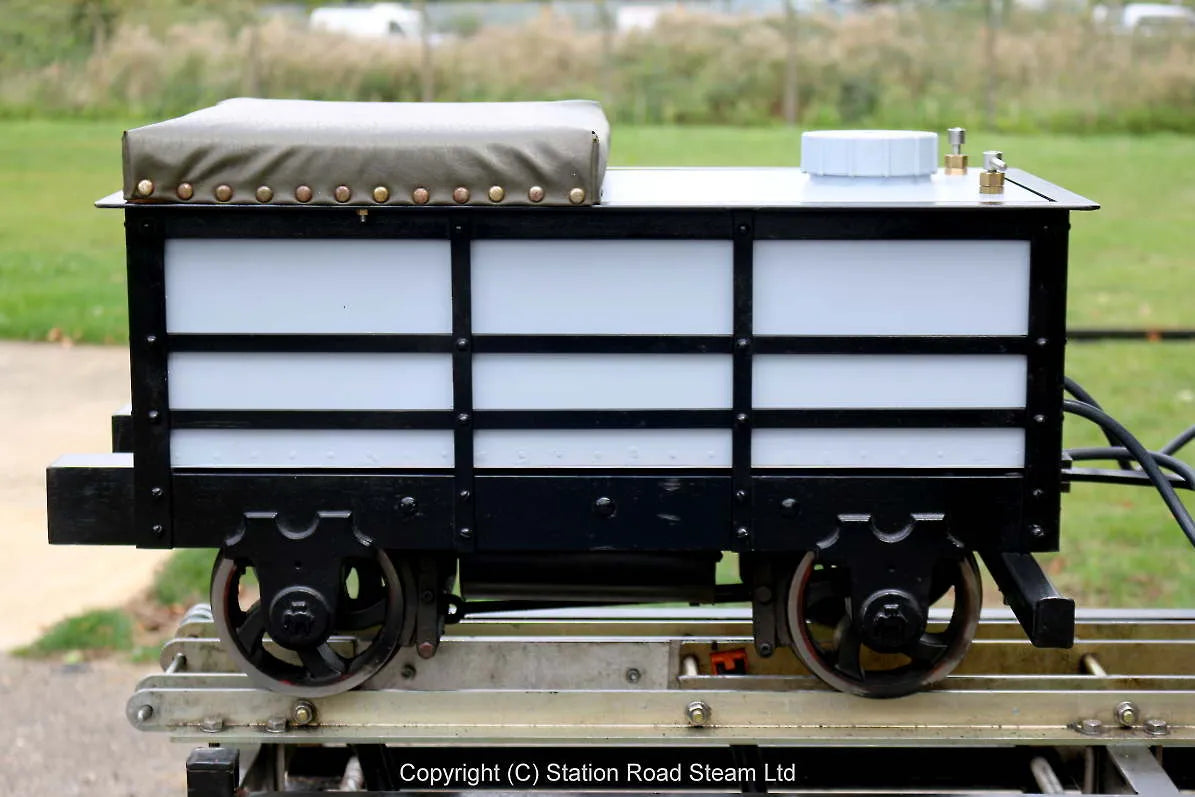 7 1/4 inch gauge Hunslet 0-4-0ST