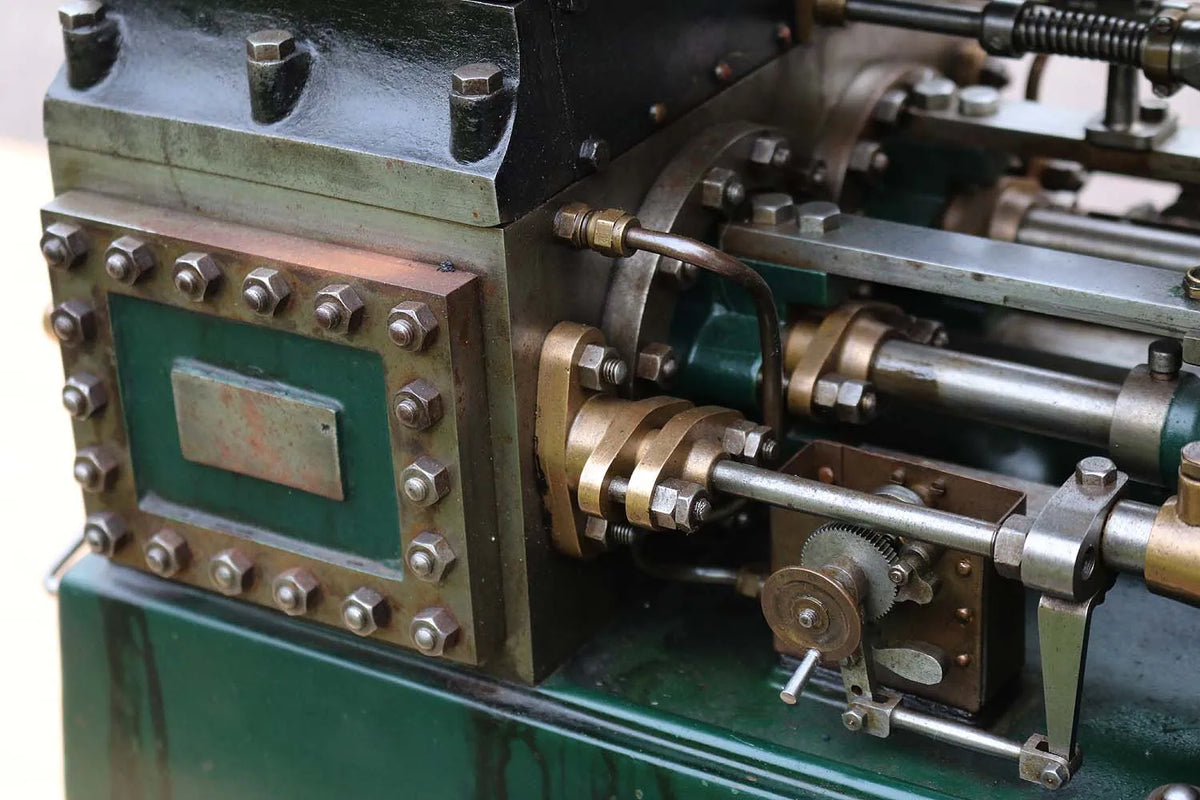 Undertype portable engine