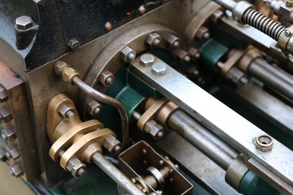 Undertype portable engine
