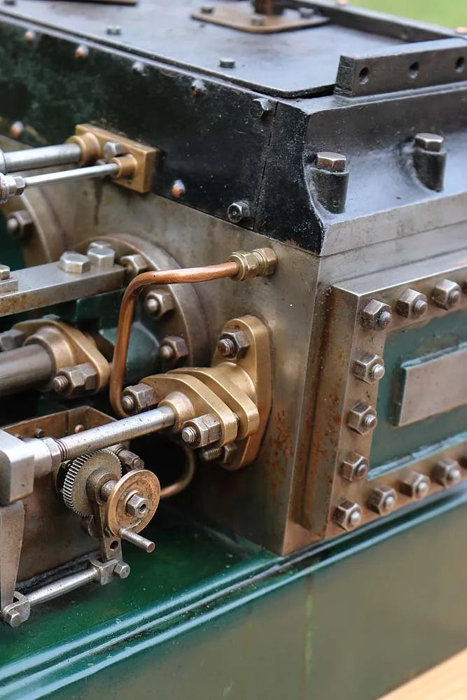 Undertype portable engine