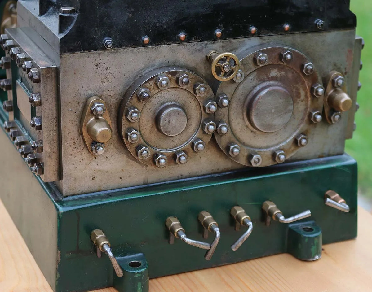 Undertype portable engine