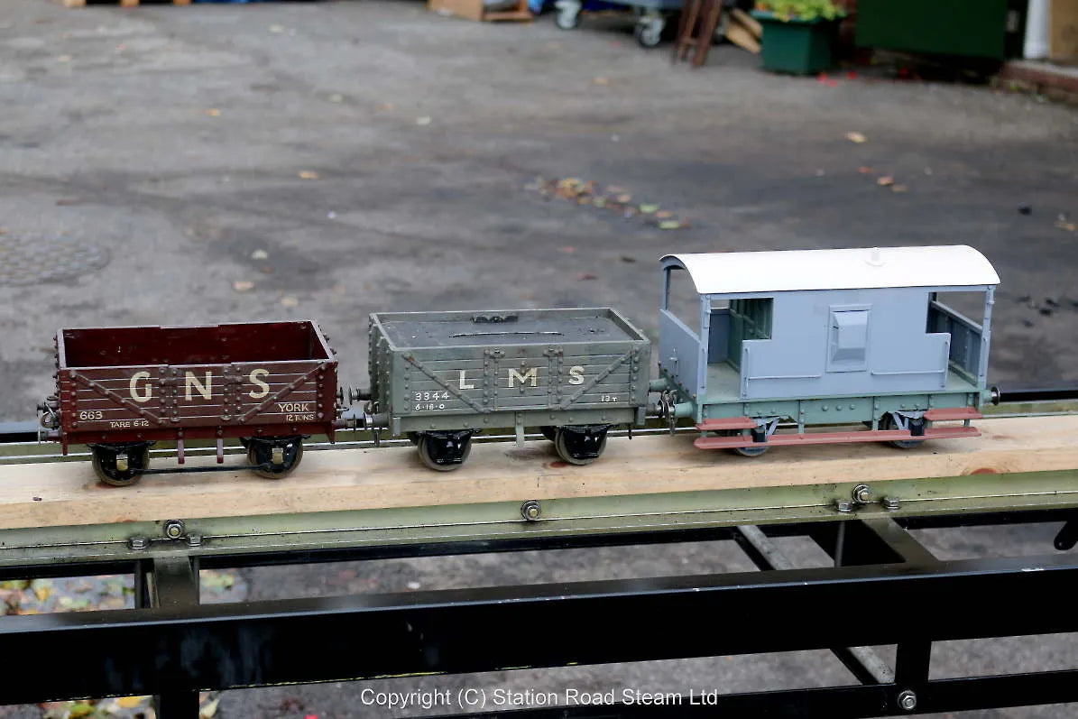 2 1/2 inch gauge brake van and two wagons