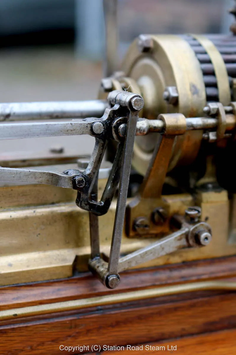 Horizontal mill engine