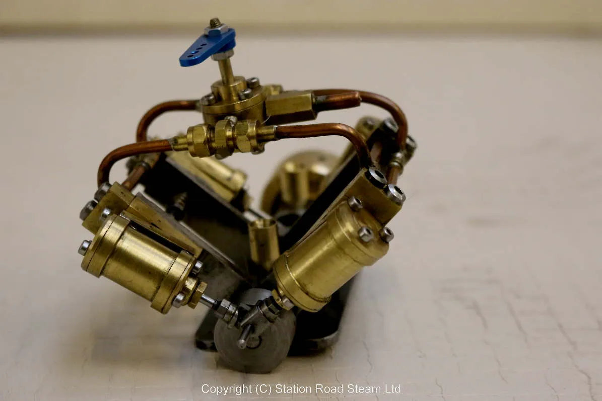 Small V4 engine