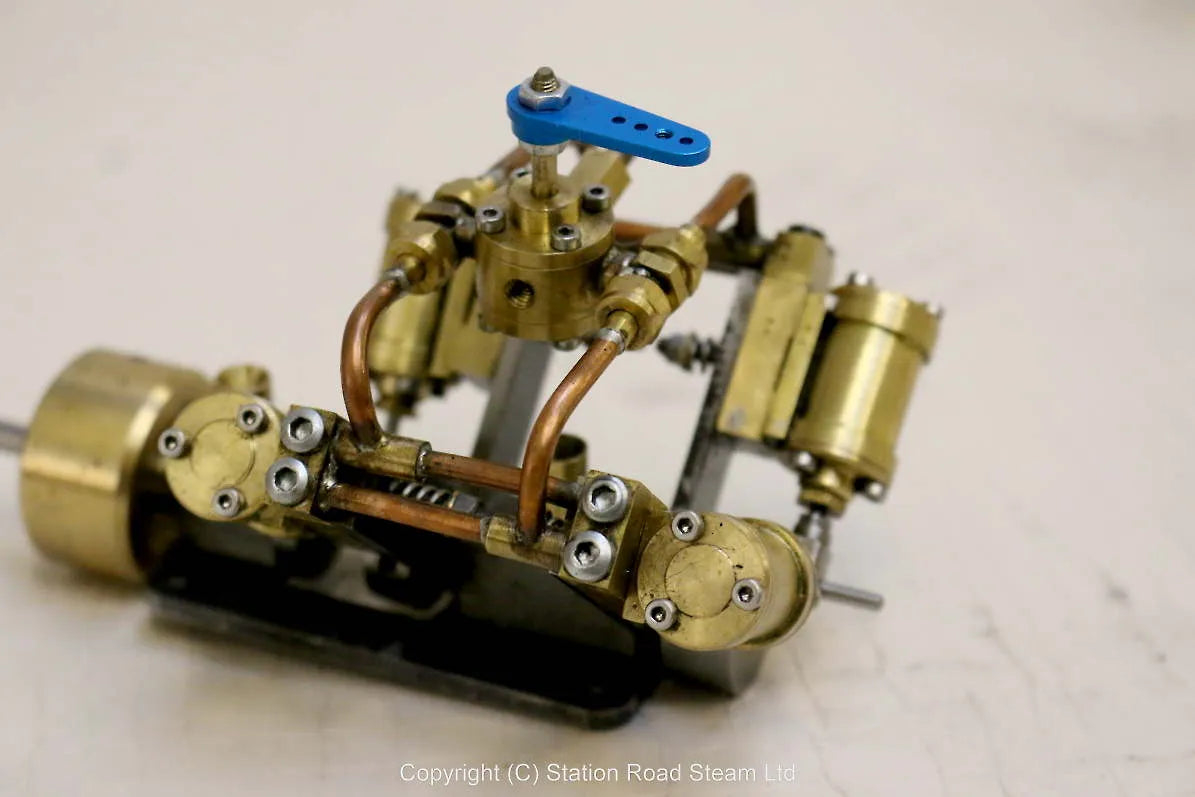 Small V4 engine