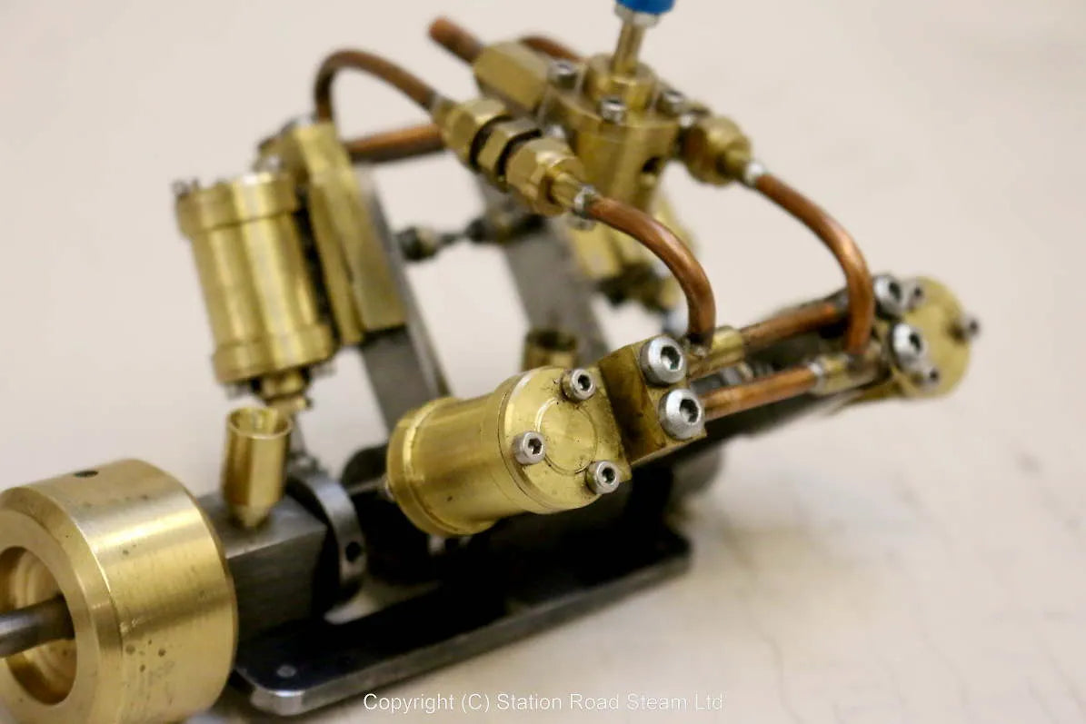 Small V4 engine