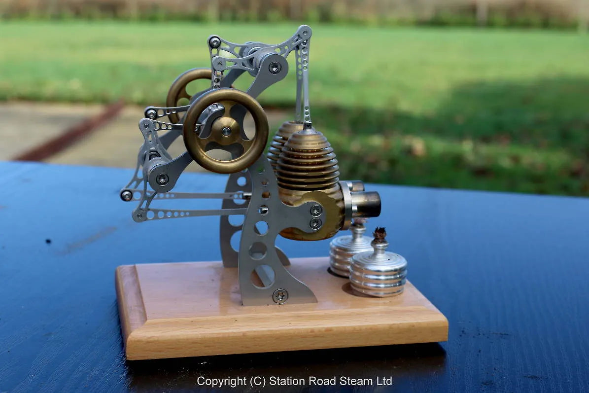 Bohm twin cylinder hot air engine