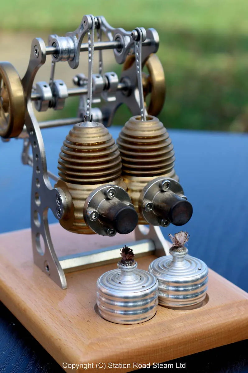 Bohm twin cylinder hot air engine