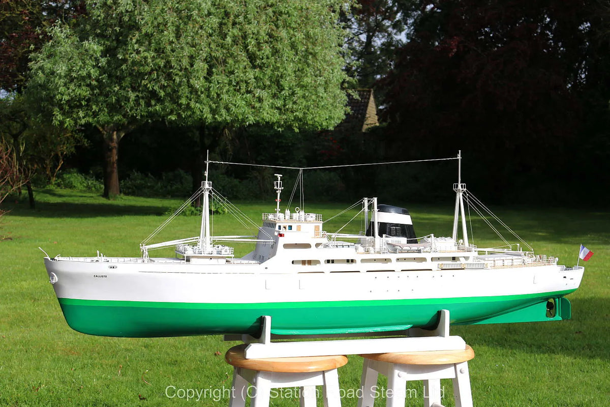 54 inch radio-controlled ship "Callisto"