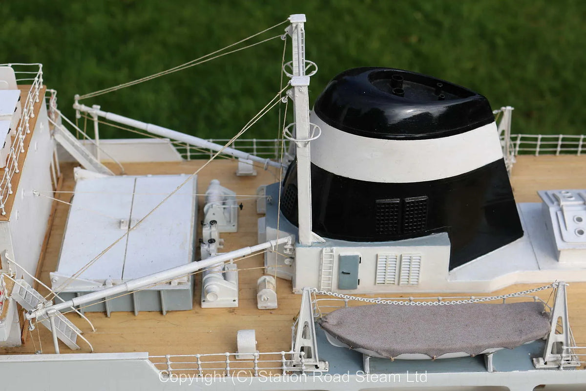 54 inch radio-controlled ship "Callisto"