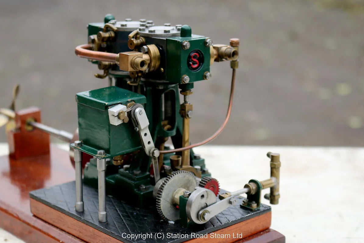 Stuart Double Ten engine with feed pump and lubricator
