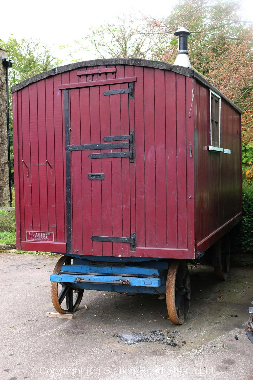 Eddison living van