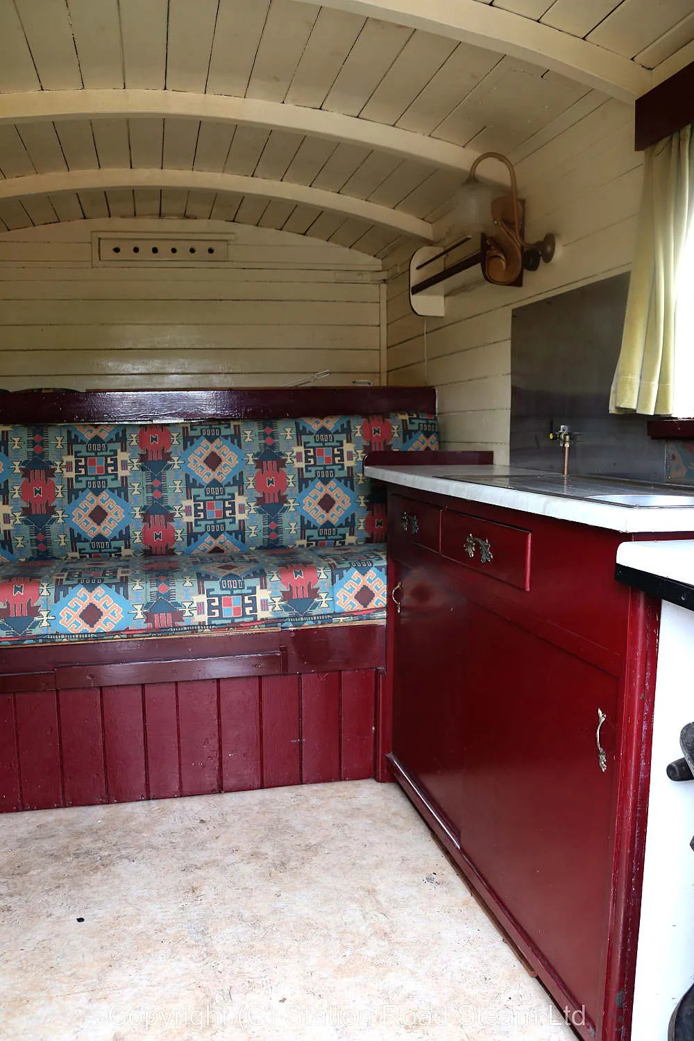Eddison living van