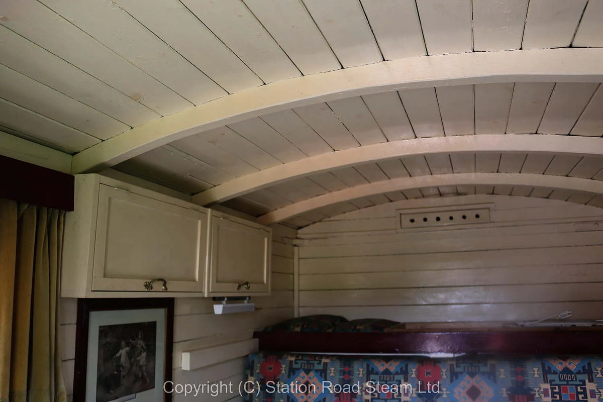 Eddison living van