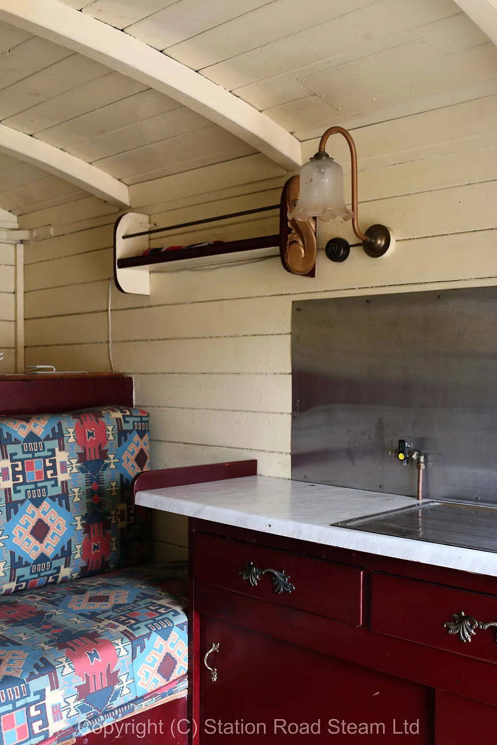 Eddison living van