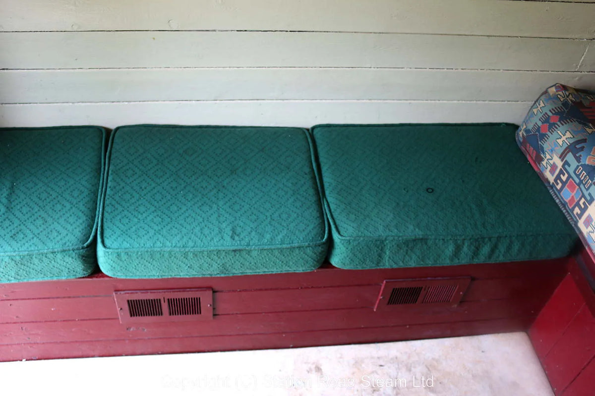 Eddison living van