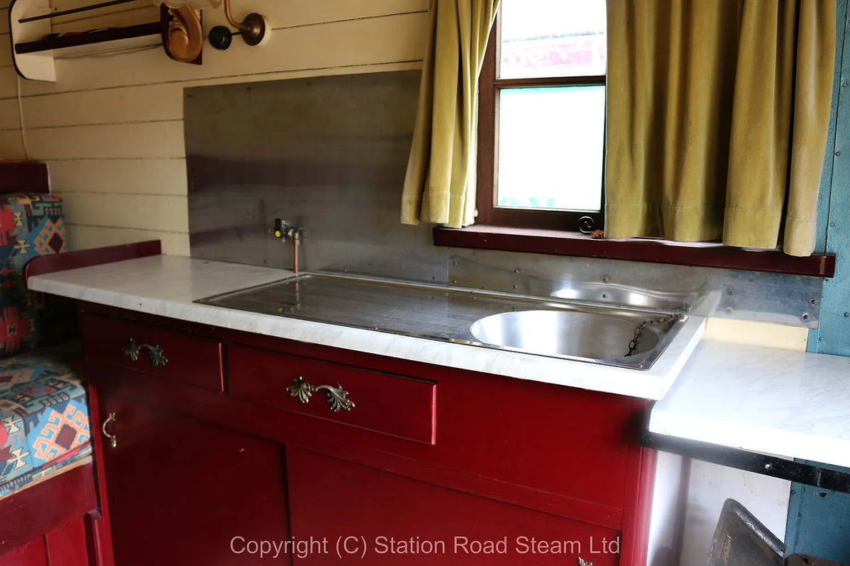 Eddison living van