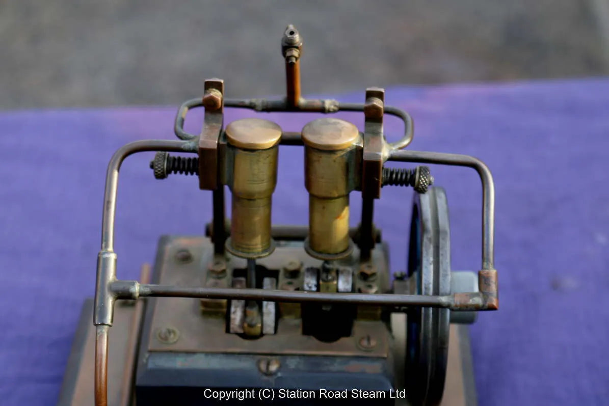 Old twin cylinder oscillating engine