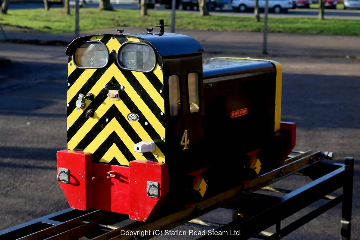 7 1/4 inch gauge battery-electric 0-4-0