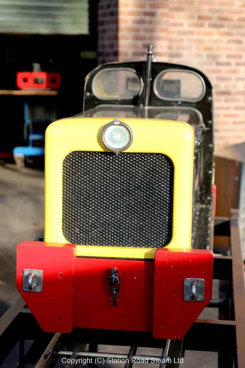 7 1/4 inch gauge battery-electric 0-4-0