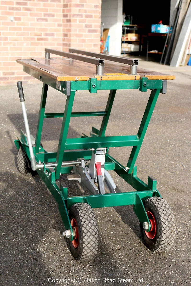 "Handy Height" hydraulic engine lift