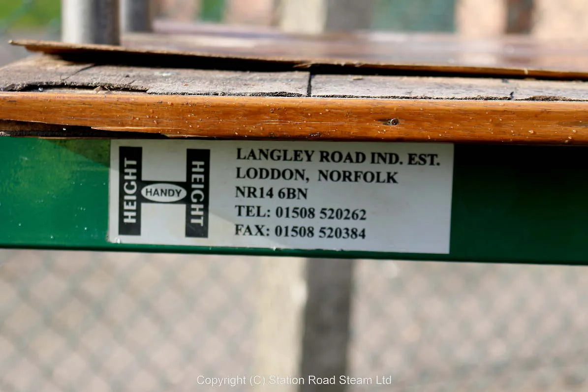 "Handy Height" hydraulic engine lift