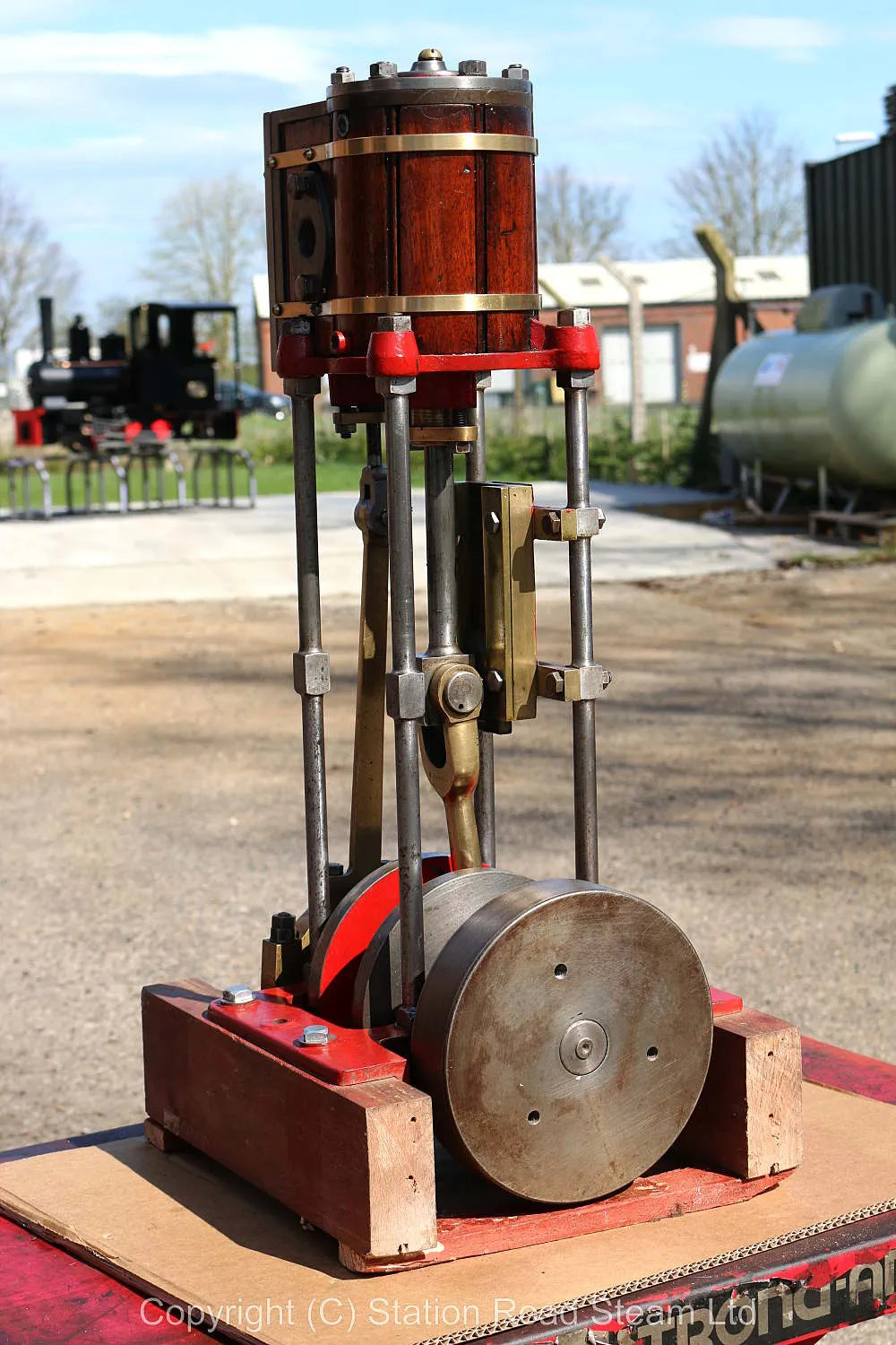 Large vertical steam engine