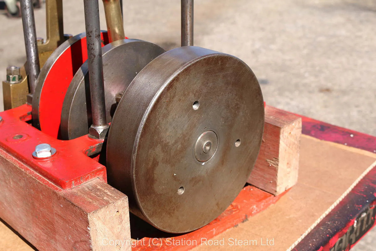 Large vertical steam engine