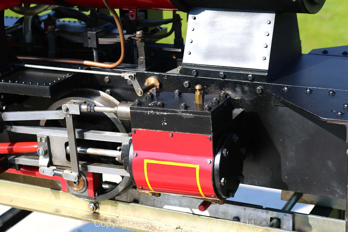 7 1/4 inch gauge "Romulus" 0-4-0T with tender