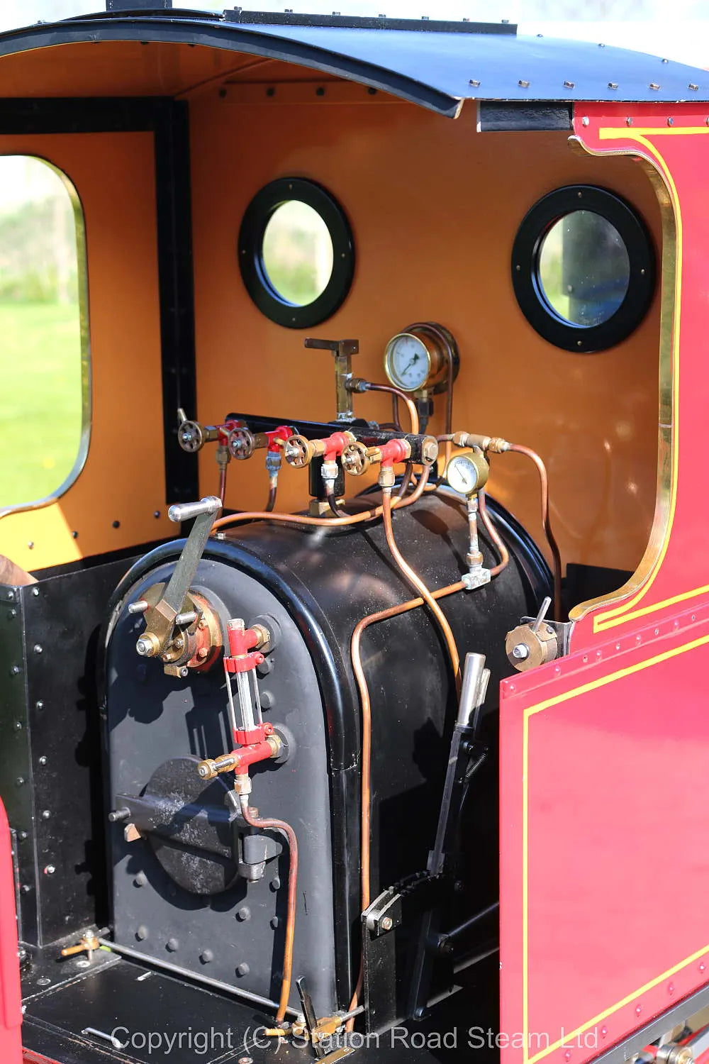 7 1/4 inch gauge "Romulus" 0-4-0T with tender