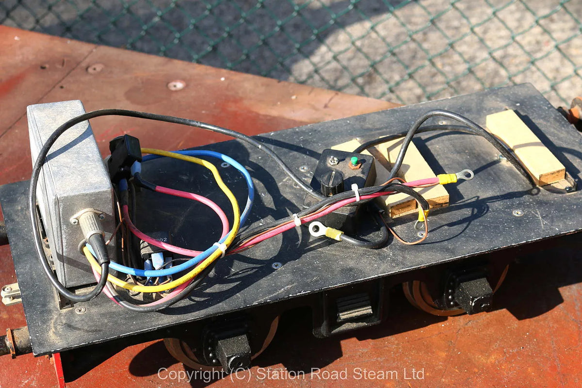 5 inch gauge battery-electric shunter