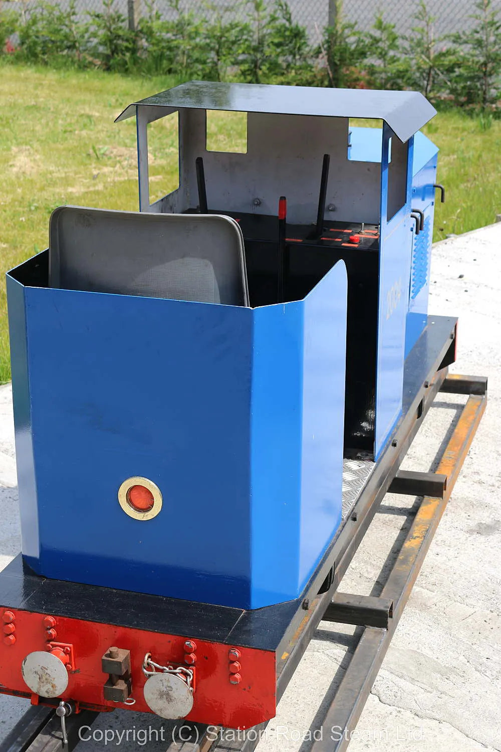 7 1/4  inch  gauge sit-in petrol-hydraulic shunter