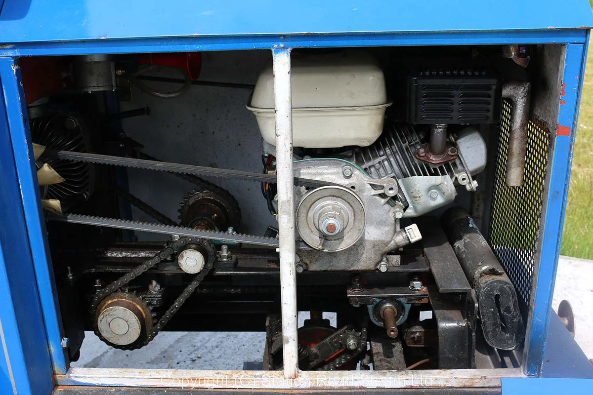 7 1/4  inch  gauge sit-in petrol-hydraulic shunter