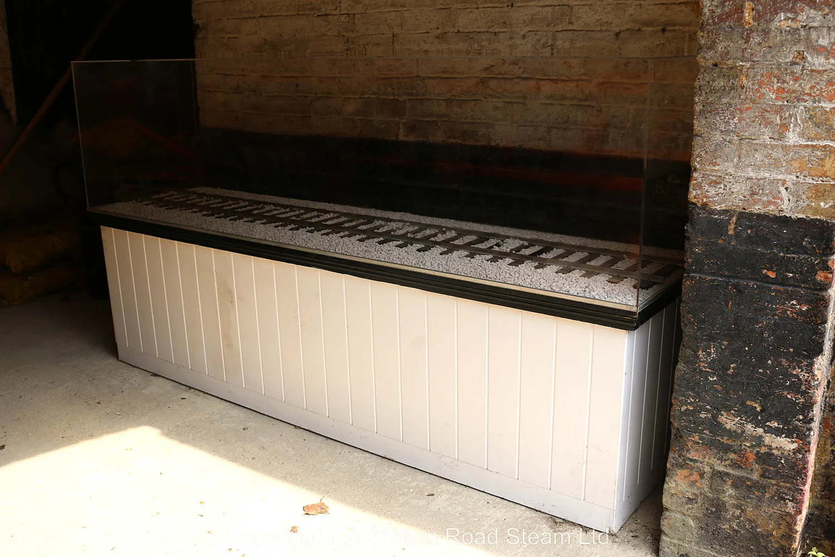 7 1/4 inch gauge display case