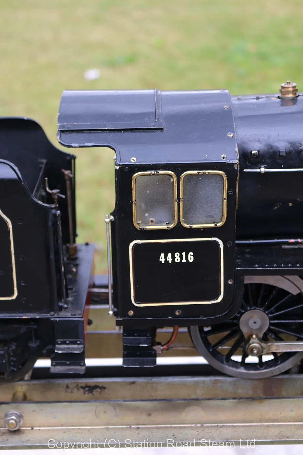 3 1/2 inch gauge Black 5